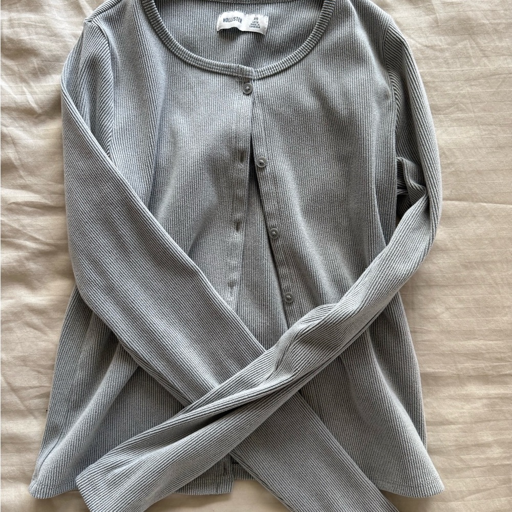 Hollister Light Gray Ribbed Button-Up Blouse